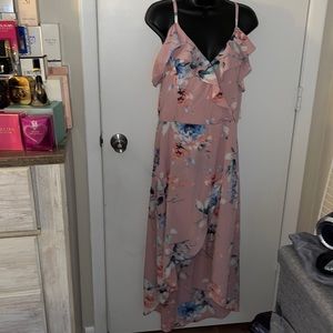 Nice floral sundress 😍